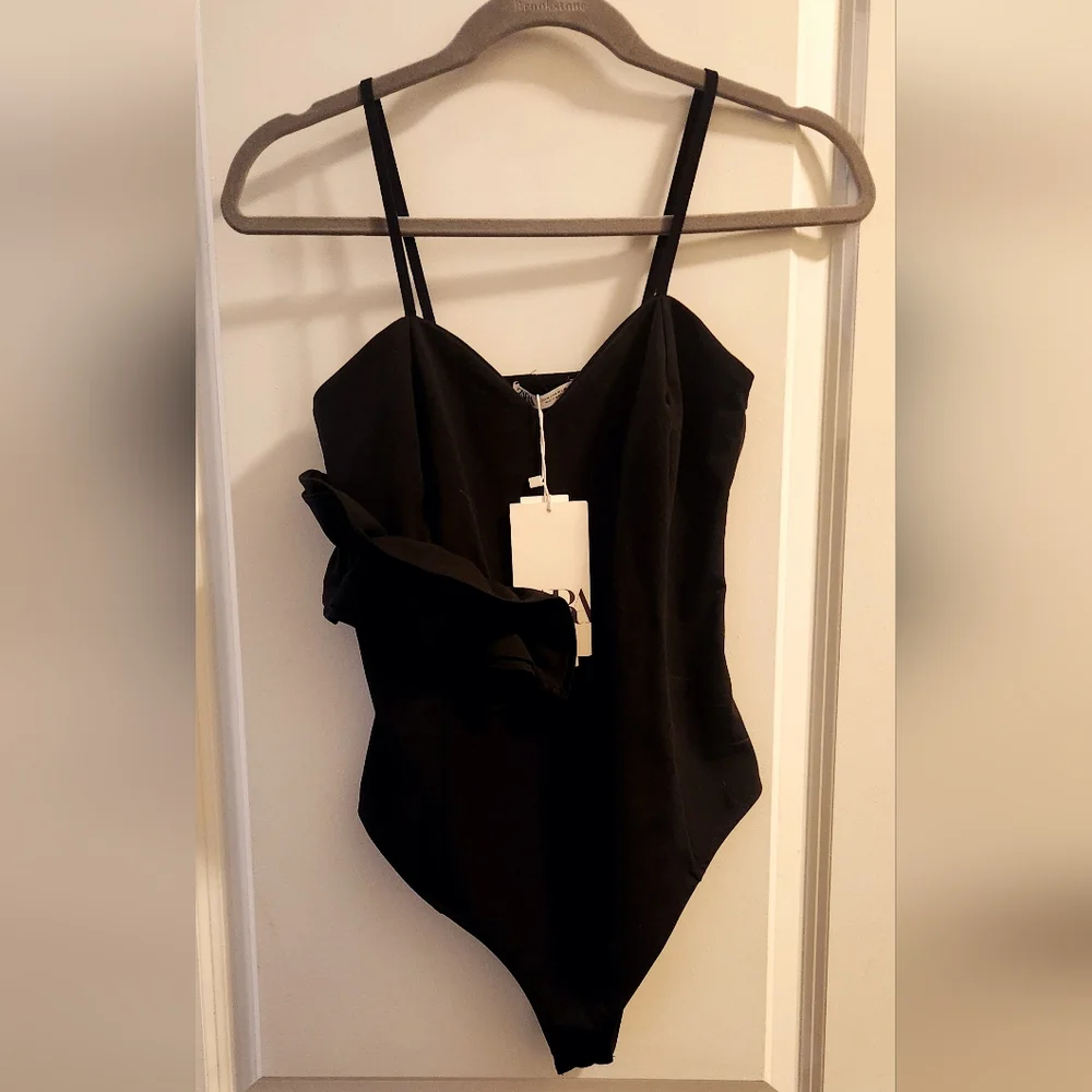New Zara Ruffled Black Bodysuit. - Picture 2 of 4
